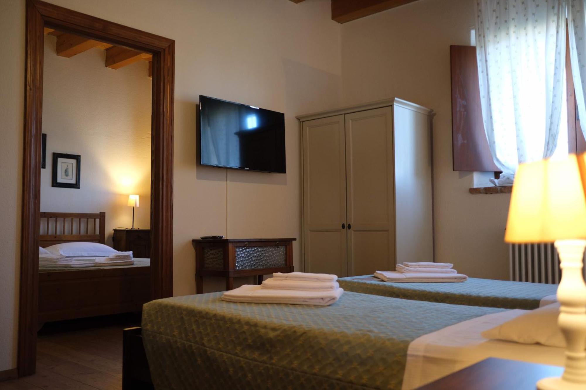 Agriturismo Corte Pellegrini *
