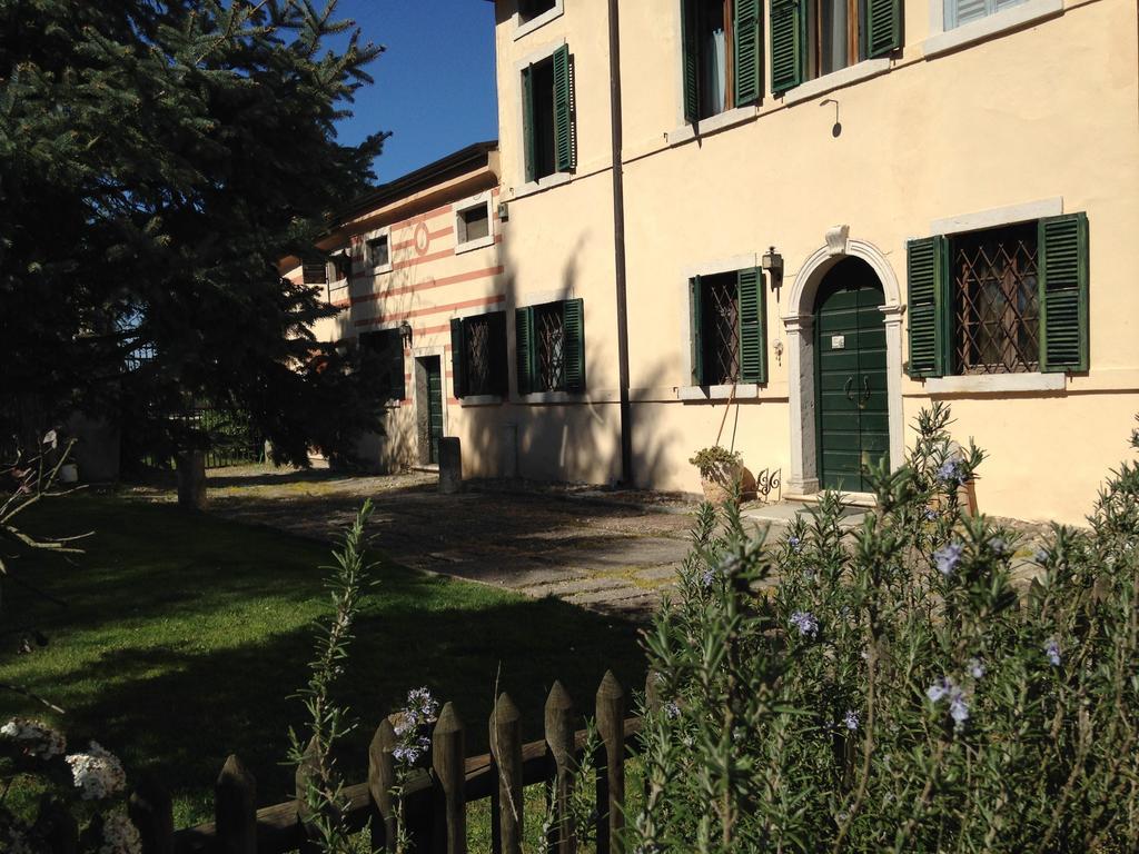 Agriturismo Corte Pellegrini Farm stay